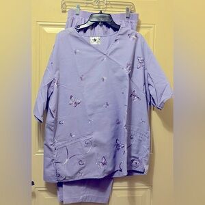 Black Star Scrub Set in Lavender with Embroidered Butterfly Size 2XL